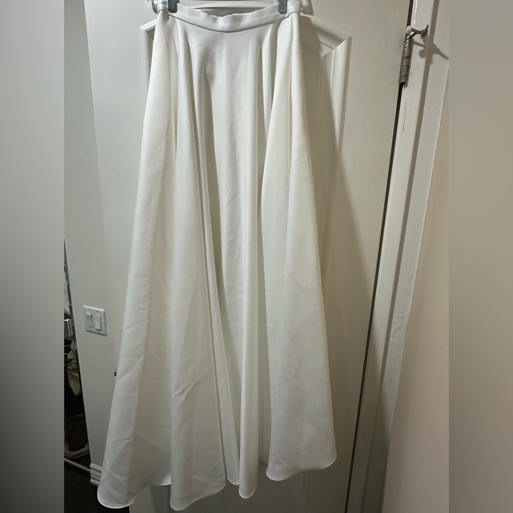 JAYGODFREY Ivory High-Low Ruffle Skirt - Picture 3 of 4